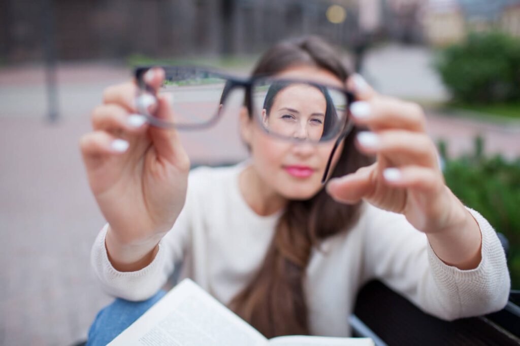 Óticas New Vision | Delivery de Lentes e Óculos em Natal - RN - Encontre lentes de contato, óculos e acessórios na Óticas New Vision. Delivery grátis na Grande Natal. Qualidade, tradição e atendimento especializado! Lentes para Astigmatismo Adaptação