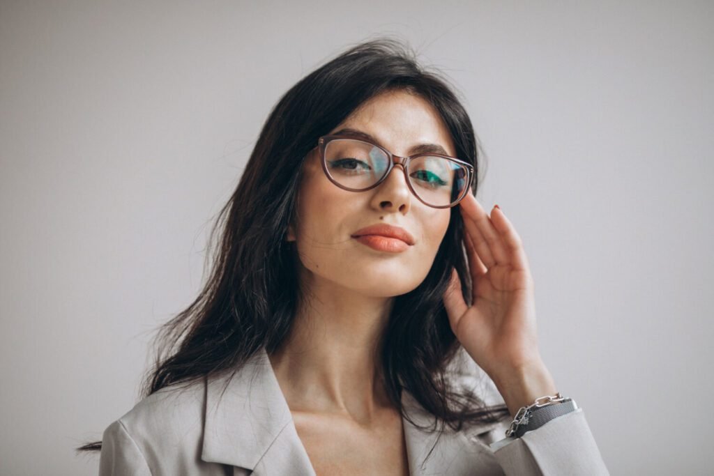 Óticas New Vision | Delivery de Lentes e Óculos em Natal - RN - Encontre lentes de contato, óculos e acessórios na Óticas New Vision. Delivery grátis na Grande Natal. Qualidade, tradição e atendimento especializado! autoestima